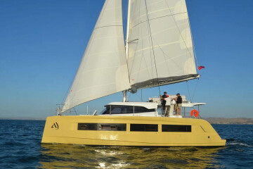 Aventura 45, Art M