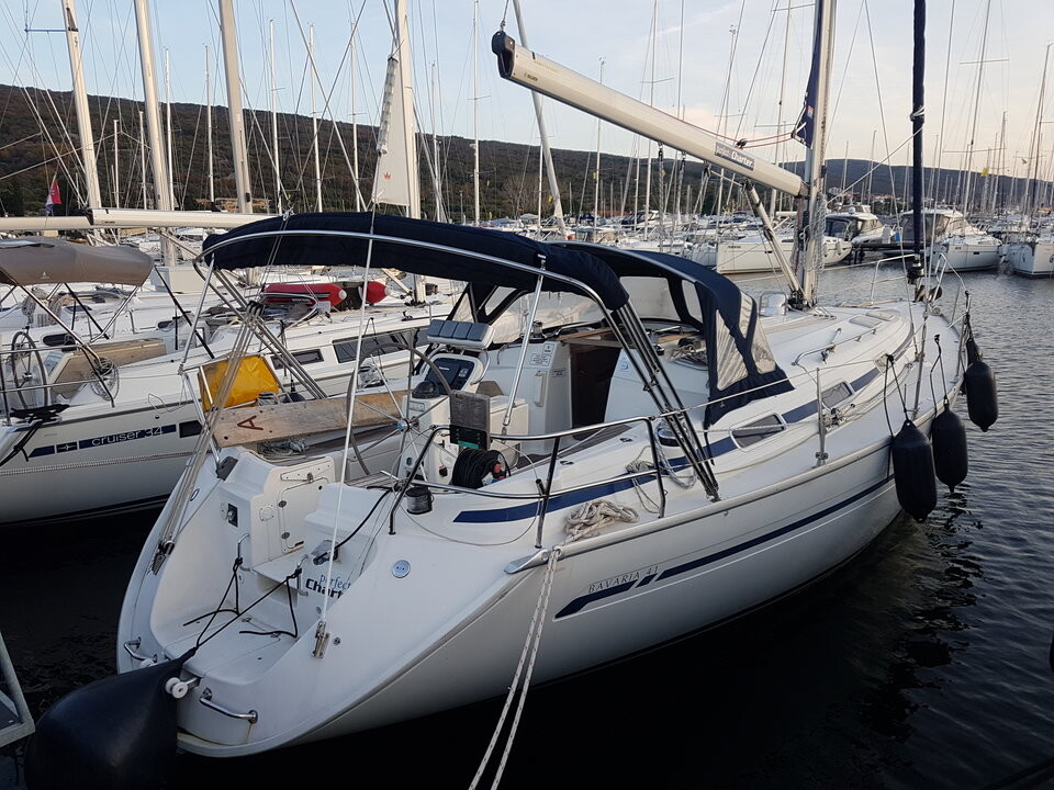 Bavaria 41, Azzurro