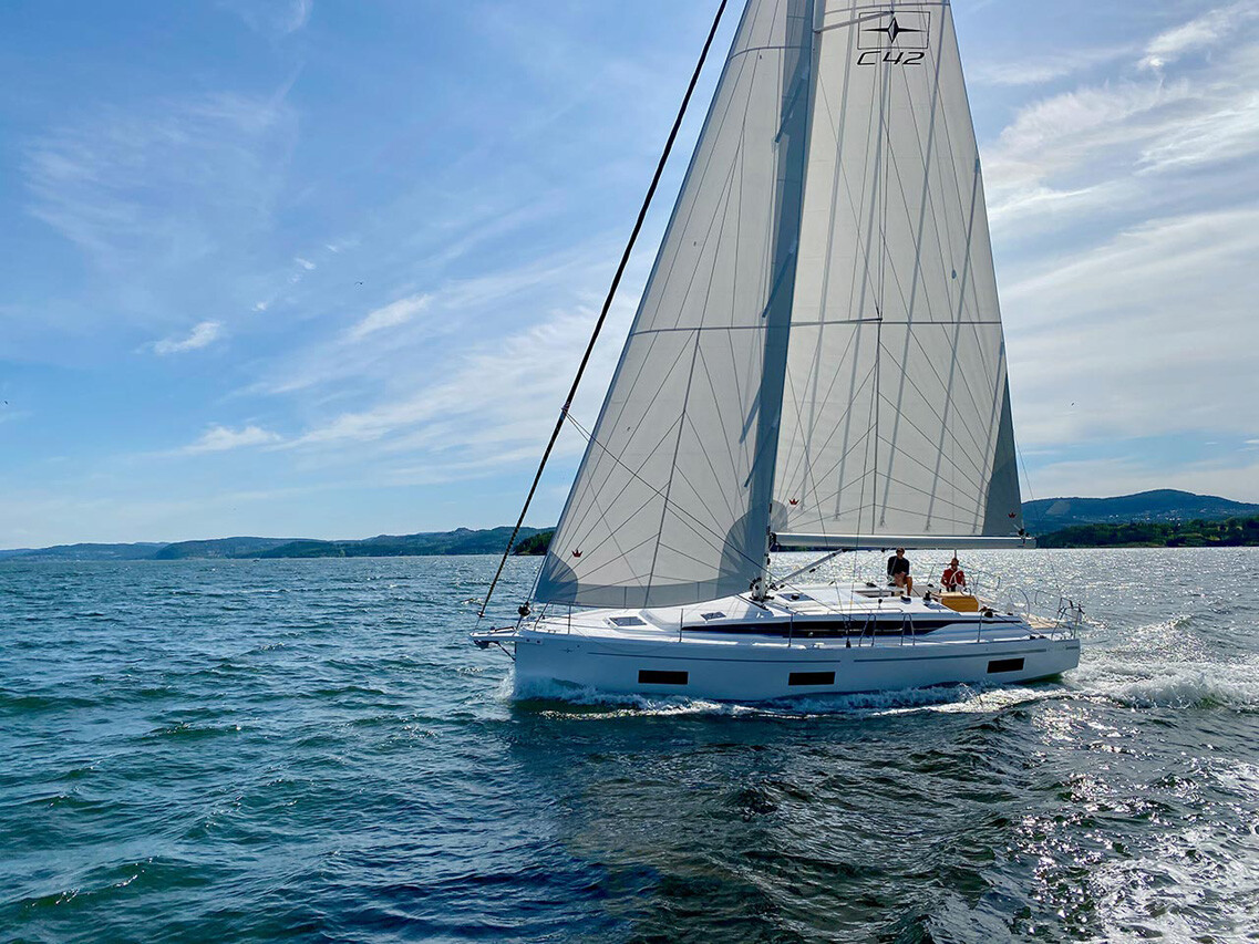 Bavaria C42, Olivia