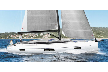Bavaria C45 Holiday Lush Life