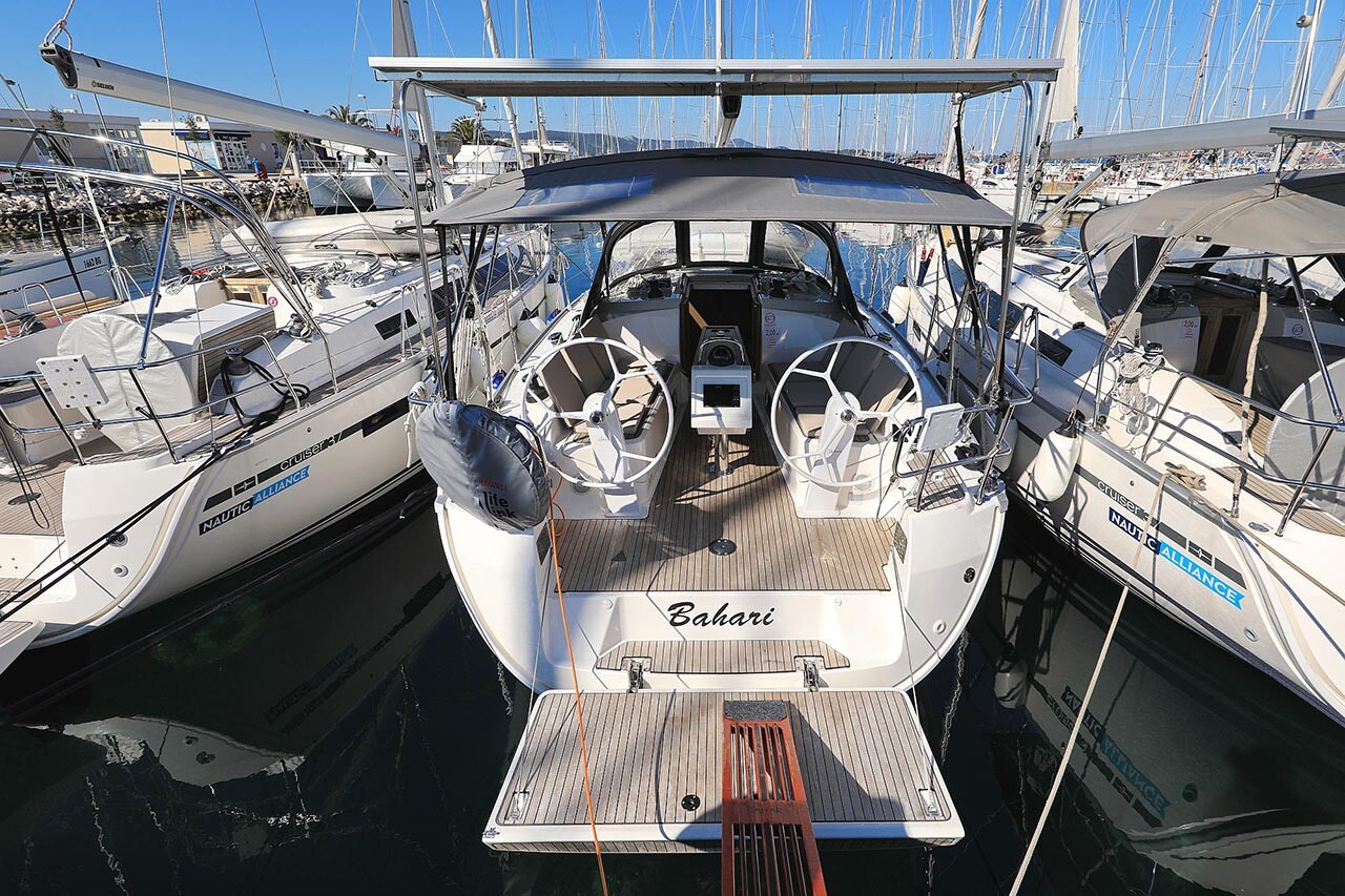 Bavaria Cruiser 37, Bahari