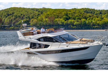 Galeon 420 Amber Blue