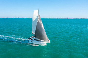 Lagoon 380, New