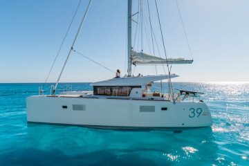 Lagoon 39, ECONOMY