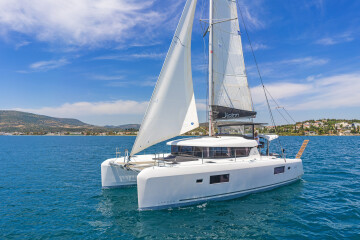 Lagoon 42 Aurora