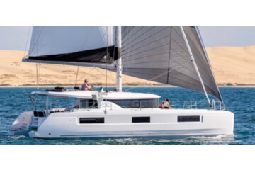 Lagoon 46 OW Sail Away