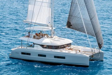 Lagoon 55, Nava