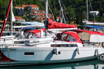 Oceanis 38.1 Teodora