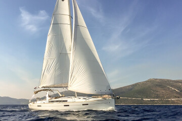 Oceanis 45 Slide