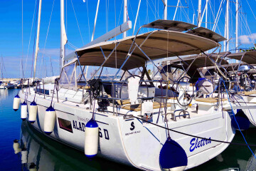 Oceanis 51.1, Elettra