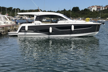 Sealine C390 Ecstasea