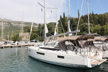 Sun Odyssey 410 Shaken Not Stirred